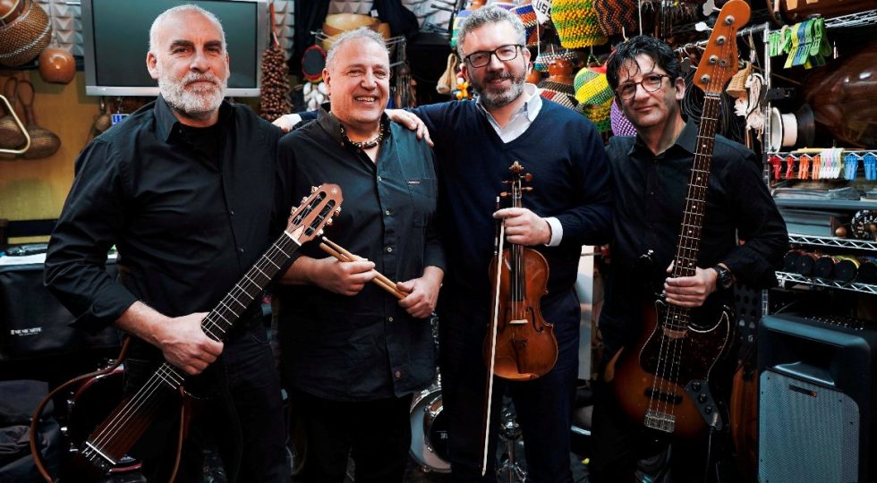 “PAGANINI IN SWING”, DAL GENIO GENOVESE ALLA FANTASIA DI ROBERTO MOLINELLI SUL PALCO CON LA SINFONICA ABRUZZESE