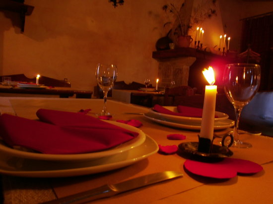 SAN VALENTINO, BUSINESS DA 7 MILIONI DI EURO PER CENE ROMANTICHE