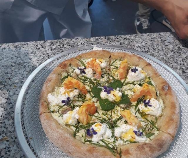 A MADE IN L’AQUILA LA GARA DI PIZZA ALLO ZAFFERANO IN MEMORIA DI GINA SARRA