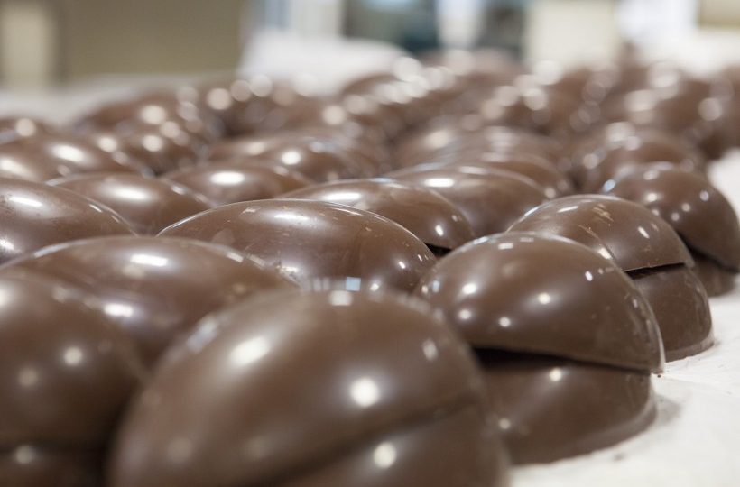 GREZZO RAW, IL PRIMO UOVO DI CIOCCOLATO CRUDO AL MONDO