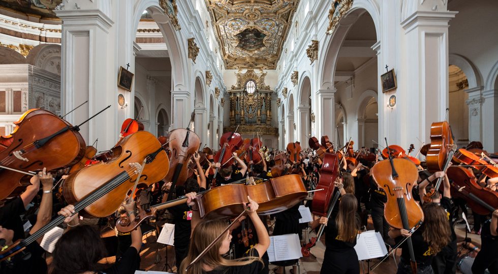 NEL “CALENDIARIO DEL DECENNALE” LA CRONACA DI UNA RINASCITA