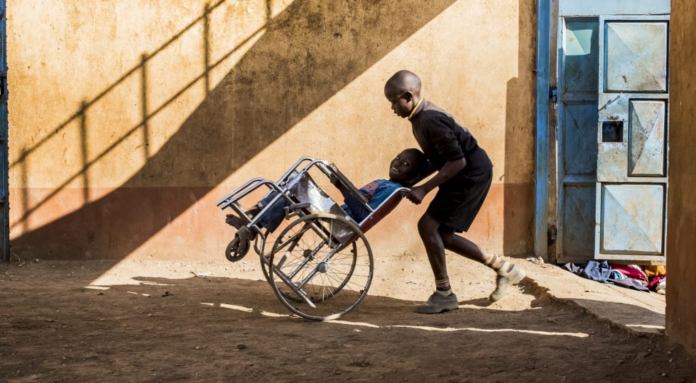 CORTOMETRAGGIO DI LUPINETTI PROMUOVE GEMELLAGGIO TRA SCUOLE TERAMANE E DEL KENYA