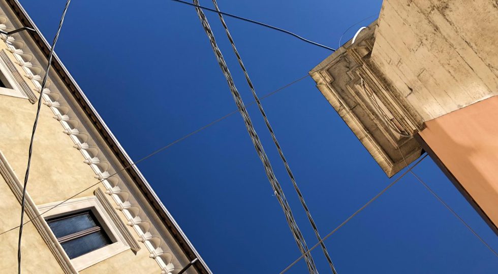 DECENNALE SISMA, NEL CENTRO DELL’AQUILA SPETTACOLO ITINERANTE CON CUFFIE WIRELESS