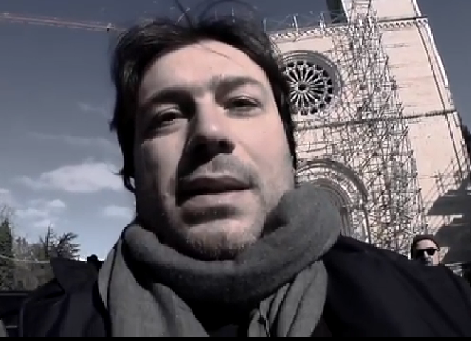TOMASO MONTANARI NARRA “I LUOGHI DELLA MEMORIA” ALL’AQUILA