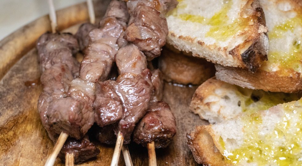 SUI CASTELLI ROMANI LA SAGRA DELL’ARROSTICINO, GRAZIE A UN “GEMELLAGGIO” TRA MARINO E VILLA SANT’ANGELO