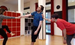 AGIRE E PENSARE CREATIVO, IN SCENA I GIOVANI PARTECIPANTI AI LABORATORI DI FRANCESCA LA CAVA