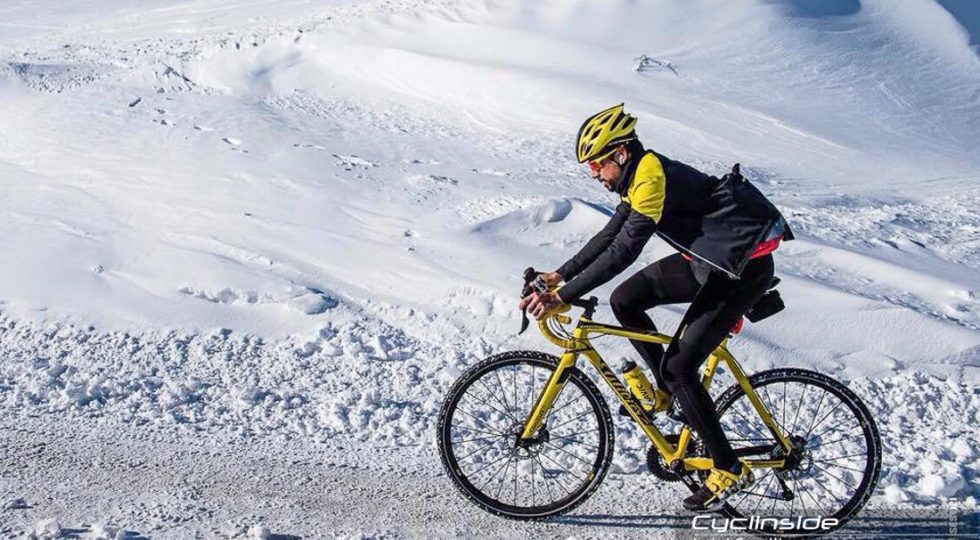 PEDALANDO NEL SILENZIO DI GHIACCIO, INCONTRO ALL’AQUILA CON DI FELICE