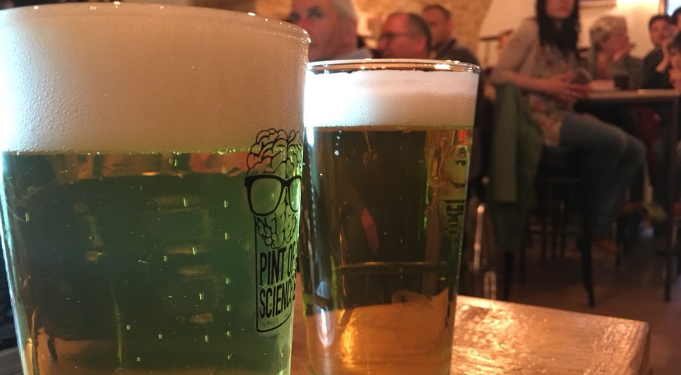 PINT OF SCIENCE, NEI PUB DELL’AQUILA TORNA L’APPUNTAMENTO CON LA SCIENZA ALLA PORTATA DI TUTTI