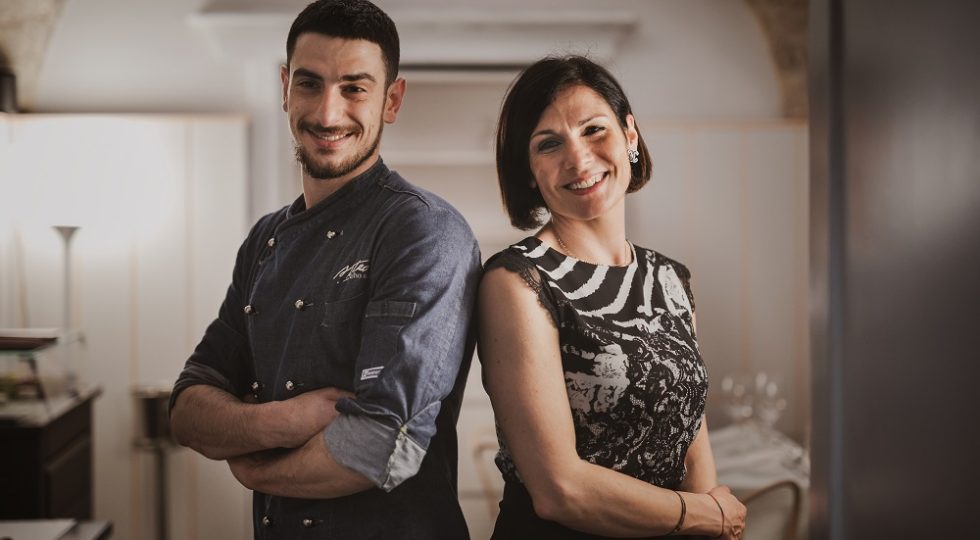 FASE 2, LA TRATTORIA MASTRO RIPARTE E FA CUCINARE I CLIENTI