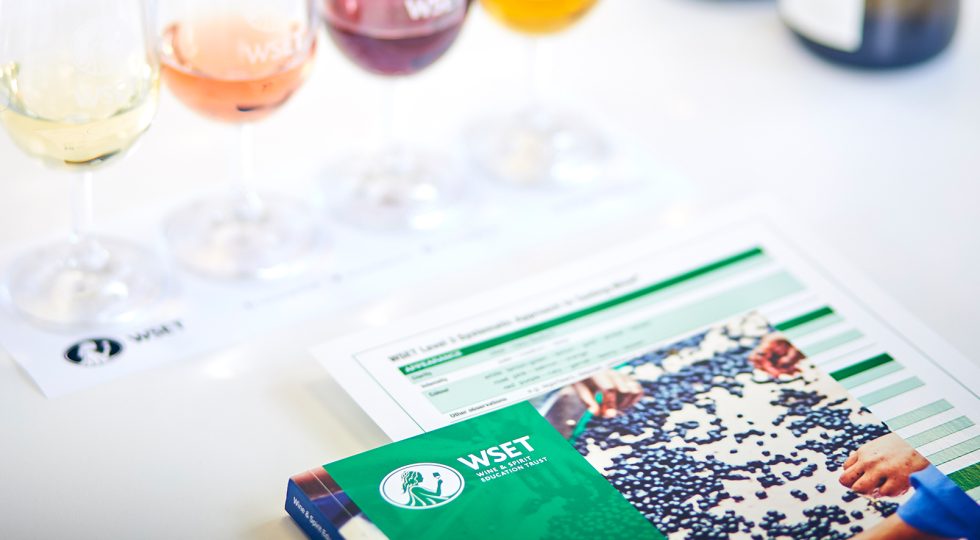 PROFESSIONISTI DEL VINO, ARRIVANO A PESCARA I CORSI WSET