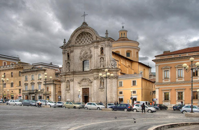 ANIME SANTE, IL RESTAURO DELLA CHIESA SIMBOLO DEL TERREMOTO DELL’AQUILA NEL DOCUMENTARIO DI LUCA COCOCCETTA