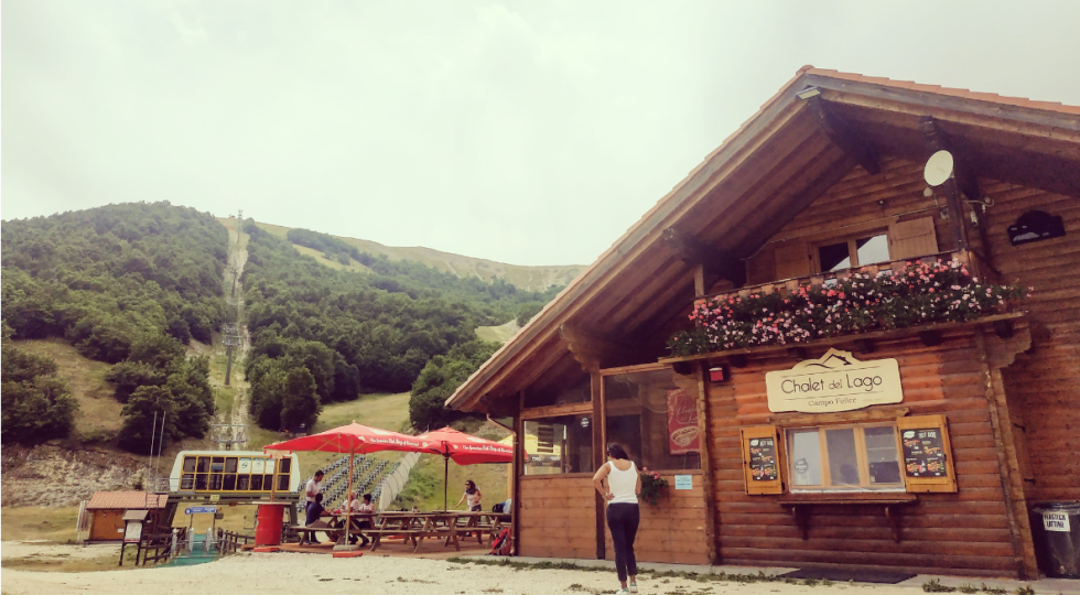 ALLO CHALET DEL LAGO DI CAMPO FELICE, OASI DI PACE NELL’ABRUZZO PIÙ INCONTAMINATO
