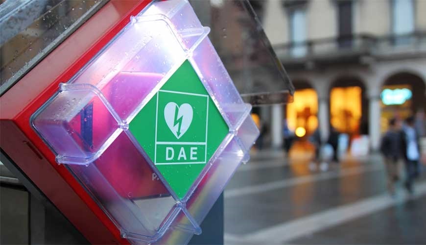 A MONTICCHIO UN DEFIBRILLATORE PUBBLICO ACCESSIBILE H24