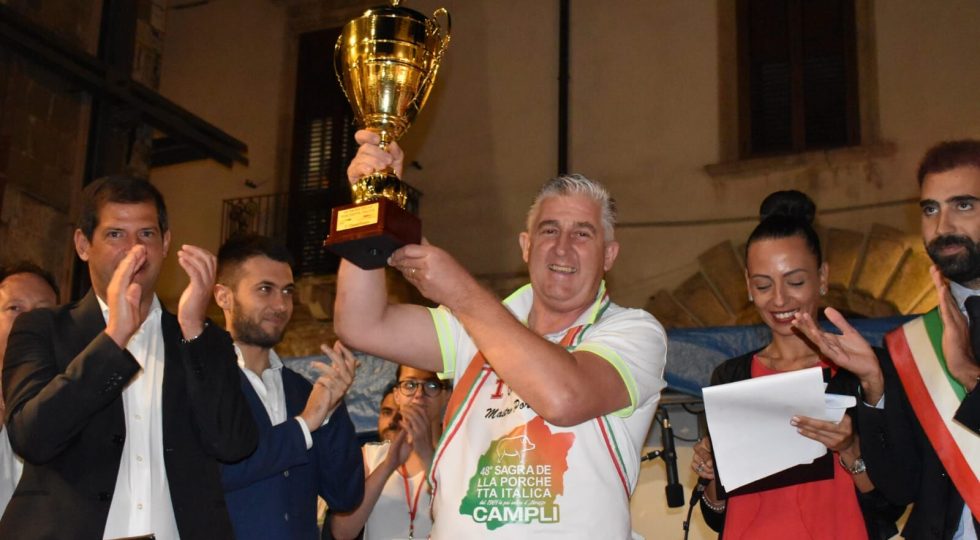 SAGRA DI CAMPLI, LUCIANO BOSICA È IL “RE” DELLA PORCHETTA ITALICA