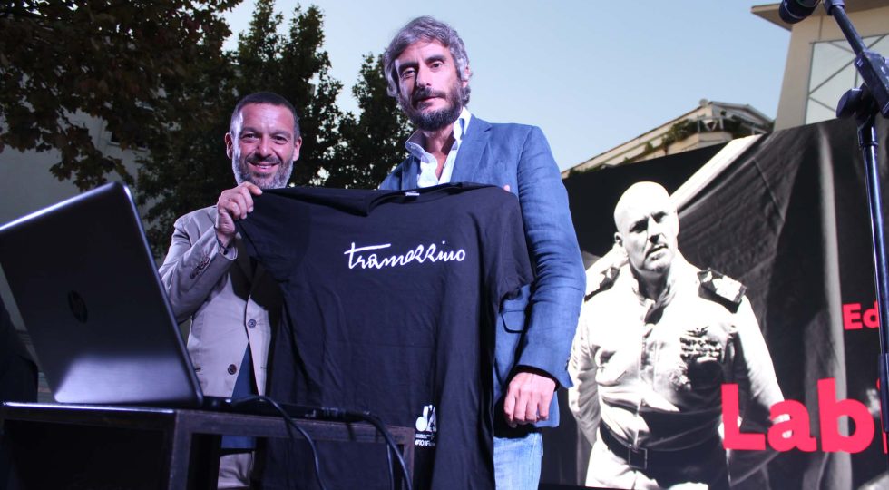 LA SATIRA DI OSHO ALLA “FESTA DELLA RIVOLUZIONE” IN OMAGGIO ALL’IMPRESA DI D’ANNUNZIO