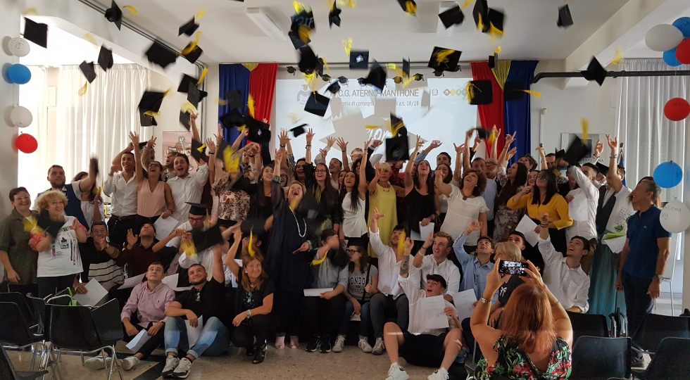 PESCARA, L’ATERNO MANTHONÈ COMPIE SESSANT’ANNI E ACCOGLIE I NUOVI STUDENTI