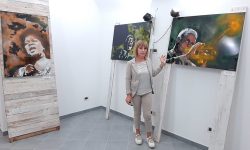 ANGELA ROSSI, LA FARMACISTA-PITTRICE TRA MOSTRE ED ESPOSIZIONI IN GIRO PER IL MONDO