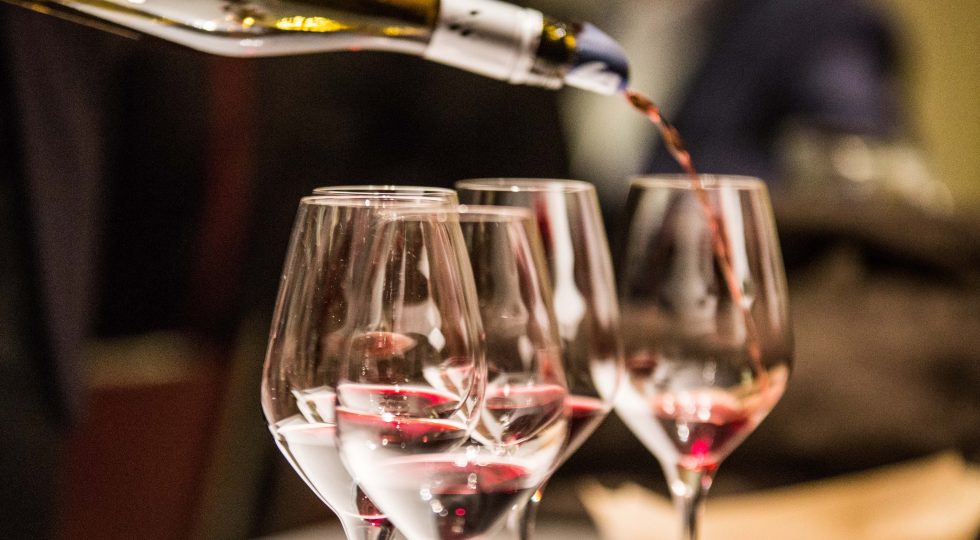 IL CORONAVIRUS NON SI TRASMETTE NEL VINO