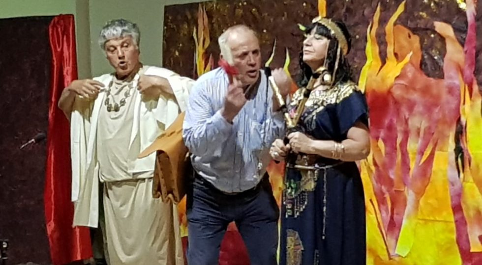 L’AQUILA, NU POSTINO IN PARADISO: SUCCESSO DELLE NUOVE REPLICHE AL TEATRO DELL’EX ONPI