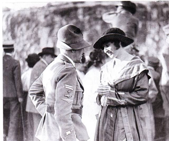 GLI ABITI DELLA COMPAGNA DEL VATE IN MOSTRA A CASA D’ANNUNZIO