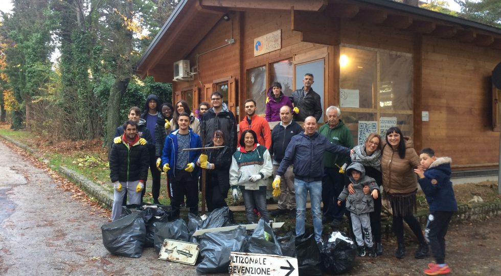 VOLONTARI RIPULISCONO L’AREA DELL’EX OSPEDALE DI COLLEMAGGIO ALL’AQUILA