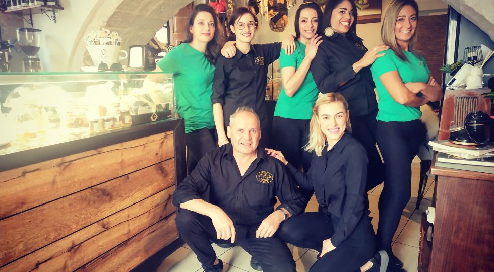 L’AQUILA, IL “RIGOLETTO BISTROT” FESTEGGIA IL SUO PRIMO COMPLEANNO IN CENTRO STORICO