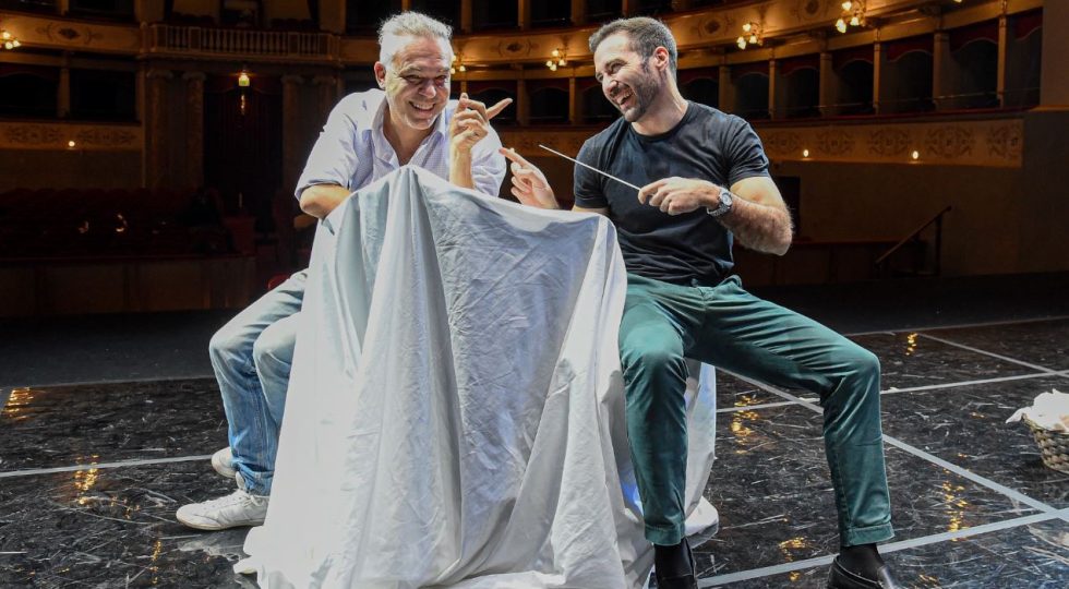 JACOPO SIPARI DIRIGE LE NOZZE DI FIGARO A LUCCA CON L’ORCHESTRA DELLA TOSCANA