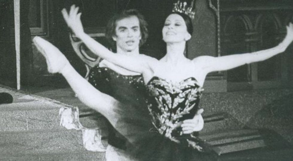 TRENT’ANNI DI TEATRO DEI 99, ALL’AQUILA ARRIVA L’ETOILE INTERNAZIONALE LILIANA COSI