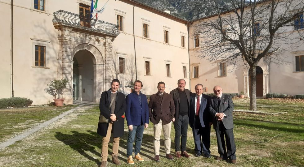 ALLA BADIA MORRONESE IL PRIMO INCONTRO TRA I PARCHI NAZIONALI D’ABRUZZO PER IL COORDINAMENTO DELLE AZIONI