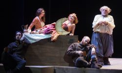 “FALSTAFF E IL SUO SERVO”, CALENDA PORTA IN SCENA LA MAGIA SHAKESPEARIANA ALL’AQUILA