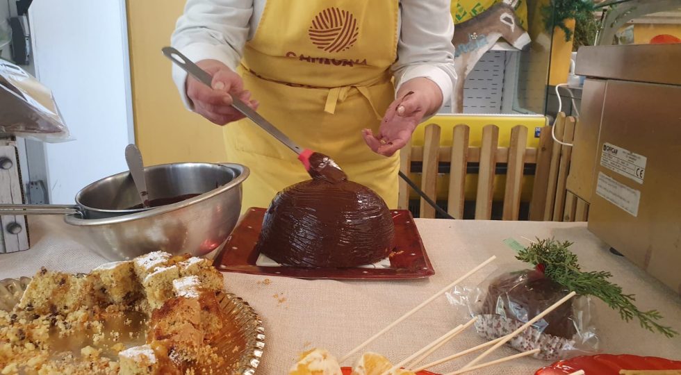 NATALE, A PESCARA E TERAMO LABORATORI DI DOLCI TRADIZIONALI NEI MERCATI CONTADINI