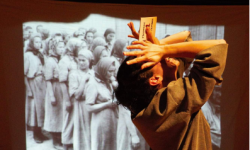 SHOAH, PER LA GIORNATA DELLA MEMORIA IL TSA PORTA IN SCENA LA STORIA DI ETTY HILLESUM