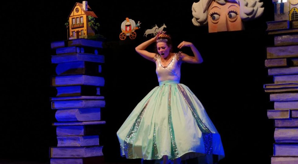 TERAMO, AL TEATRO COMUNALE IL FINALE DI CENERENTOLA LO SCELGONO I BAMBINI