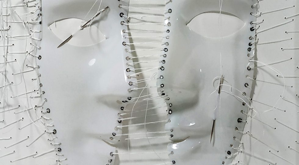 “DI BIANCHE SPINE”, A VIA VERDI L’INSTALLAZIONE ARTISTICA DI DONATELLA GIAGNACOVO