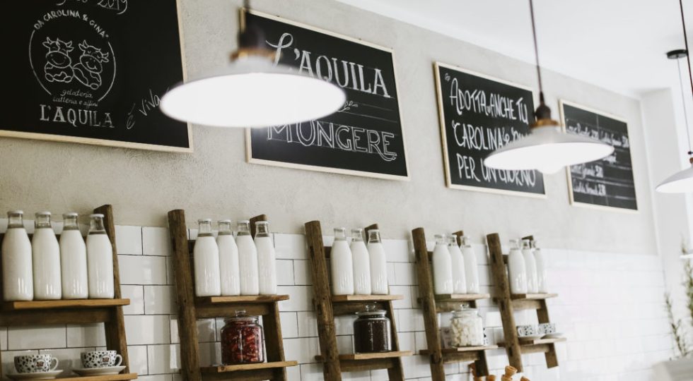 COLAZIONE A DOMICILIO E SORPRESA PER GLI AMICI A 4 ZAMPE, DA CAROLINA E GINA ALTRE NOVITÀ