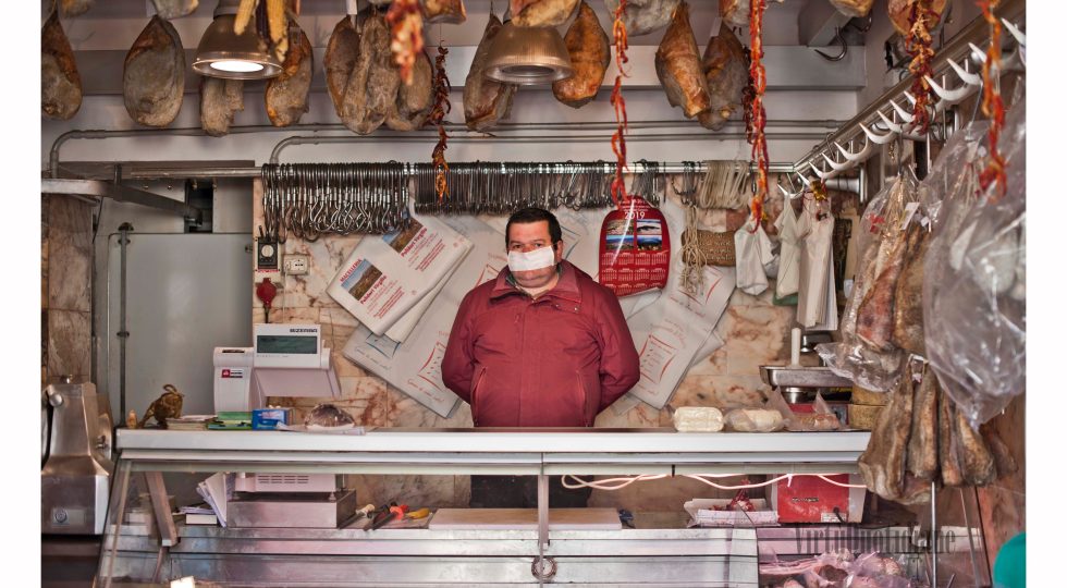 DAL SINDACO DELL’AQUILA APPELLO A COMPRARE LOCALE PER PASQUA