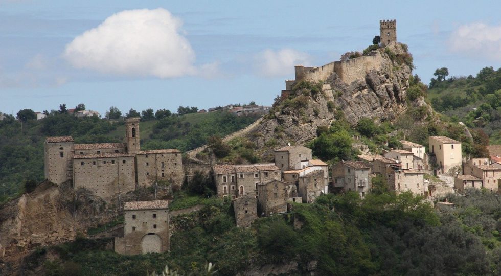 RIAPRE IL SUGGESTIVO CASTELLO DI ROCCASCALEGNA