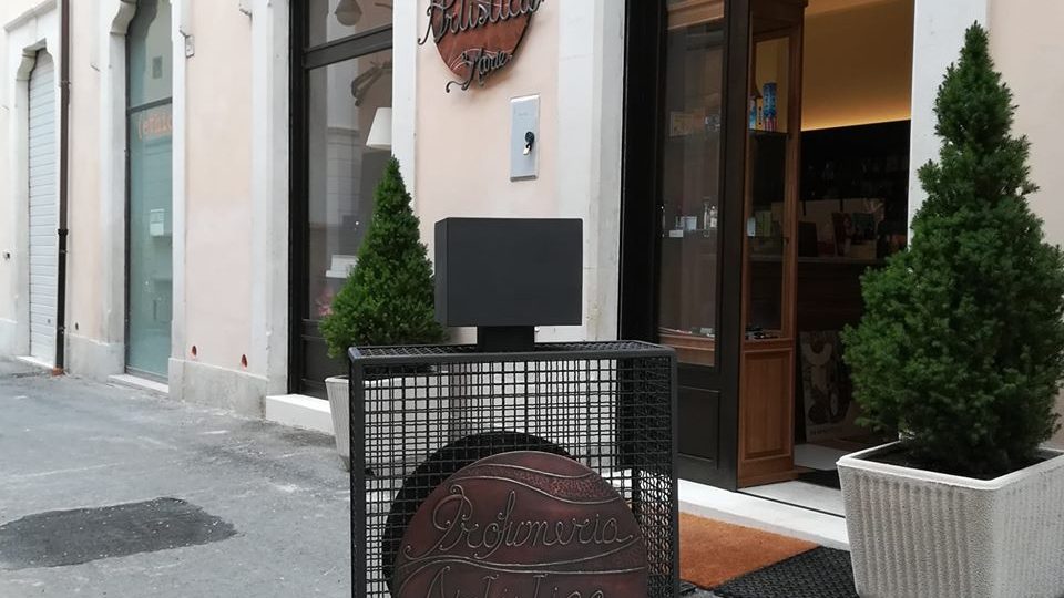 ANCHE I PROFUMI ARRIVANO A DOMICILIO ALL’AQUILA