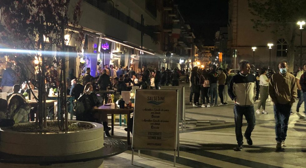 STOP A PESCARA AGLI ALCOLICI DA ASPORTO FINO AL 14 GIUGNO