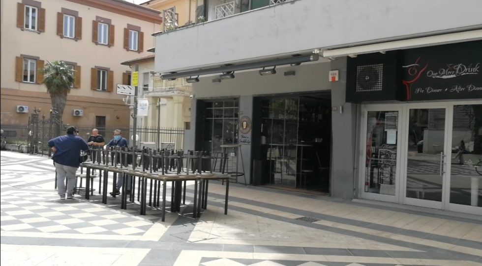 FASE 2, 7 LOCALI SU 10 RIAPRONO MA 377MILA DIPENDENTI RESTANO A CASA
