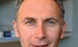 UN PROFESSORE DEL GSSI INVENTA UNA SCHIUMA CONTRO IL CORONAVIRUS