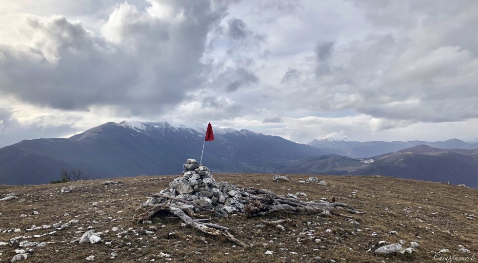 IL MONTE RUA, UNA FACILE ESCURSIONE PER UNA VISTA INSOLITA SULLA CITTÀ DELL’AQUILA