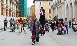 NATI NELLE NOTE, LA PASSEGGIATA MUSICALE È IN VERSIONE AUDIOVISIVA