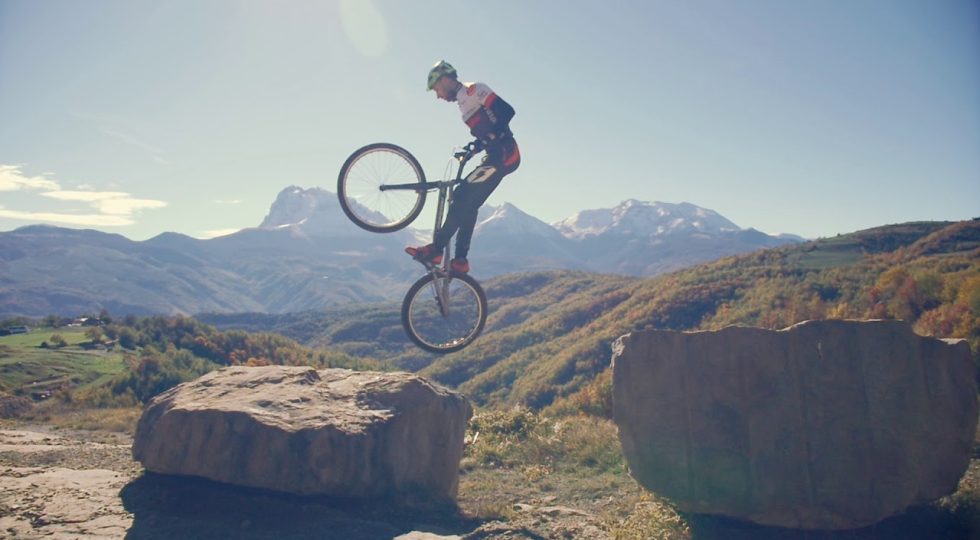 “POGGIO PICENZE KIDS ADVENTURE”, NEL WEEKEND ESCURSIONI ARRAMPICATE E MOUNTAIN BIKE COL CAMPIONE SALICHOVAS