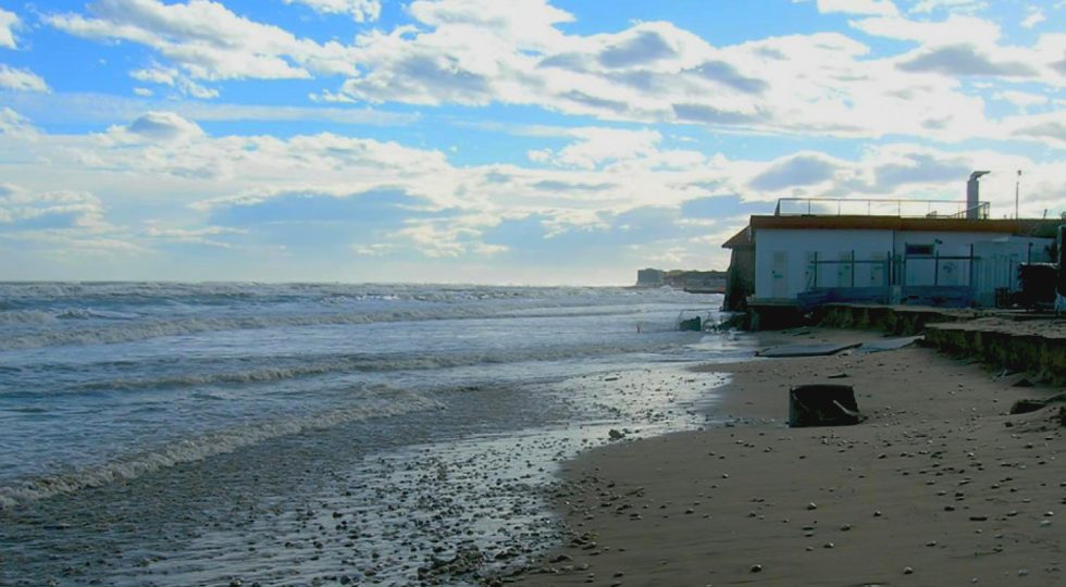 ABRUZZO EMBLEMATICO: LA COSTA SI È RIDOTTA DEL 63% NEGLI ULTIMI 50 ANNI