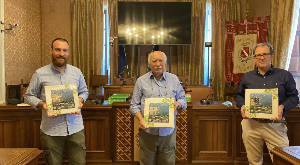 A CASTELLI UN QR CODE SULLE CERAMICHE PER RACCONTARE IL BORGO