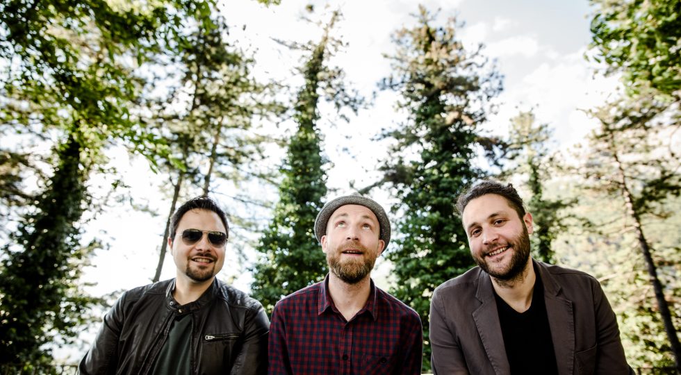 VENERDÌ A BOMINACO IL TRIO JAZZ HUB ROOTS PER “MERAVIGLIE A PORTATA DI MANO”