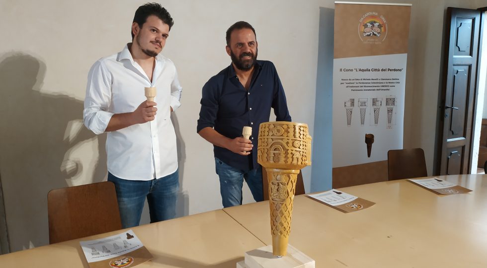 ECCO IL CONO GELATO “L’AQUILA CITTÀ DEL PERDONO” CHE CELEBRA COLLEMAGGIO E LA PERDONANZA UNESCO