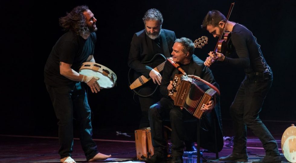 LA TRAVOLGENTE PIZZICA DOMENICA A NAVELLI CON IL CANZONIERE GRECANICO SALENTINO