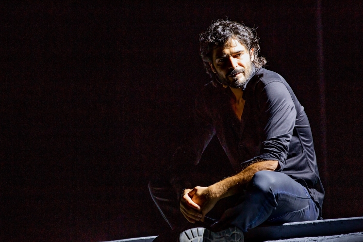 TEATRO, MARCO BOCCI A RIVISONDOLI CON “LO ZINGARO” RACCONTA LA STORIA DI AYRTON SENNA